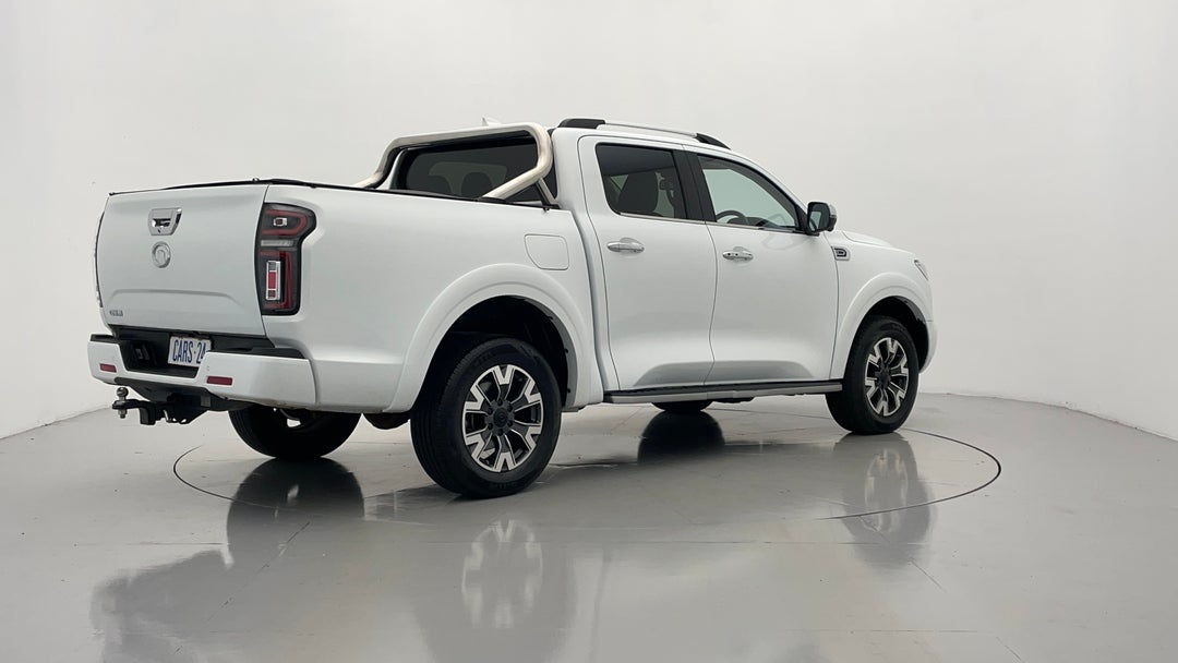 Right Back Diagonal (45- Degree) View