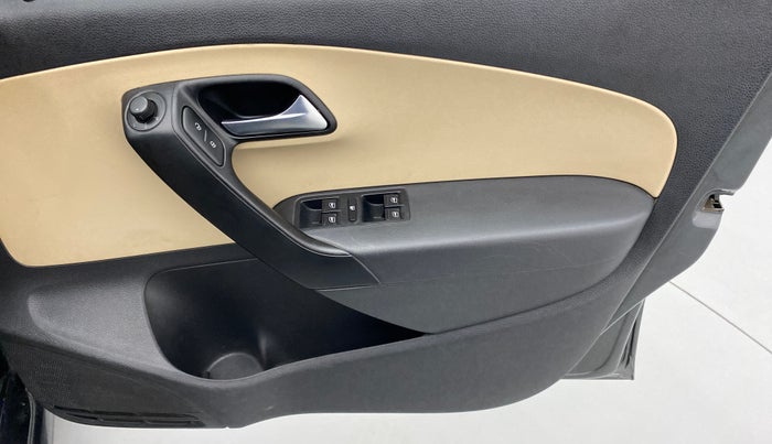 2015 Volkswagen Polo HIGHLINE1.2L PETROL, Petrol, Manual, 28,407 km, Driver Side Door Panels Control