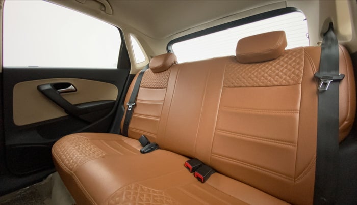 2015 Volkswagen Polo HIGHLINE1.2L PETROL, Petrol, Manual, 28,407 km, Right Side Rear Door Cabin