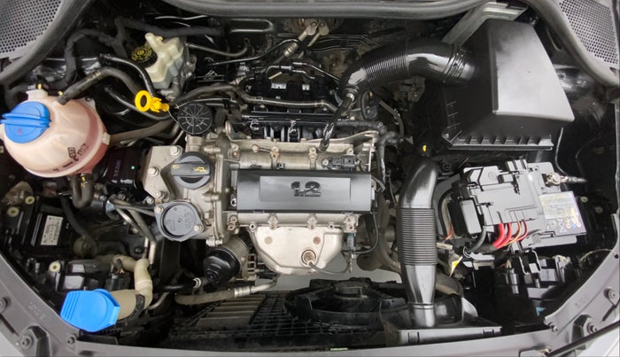 2015 Volkswagen Polo HIGHLINE1.2L PETROL, Petrol, Manual, 28,407 km, Open Bonet