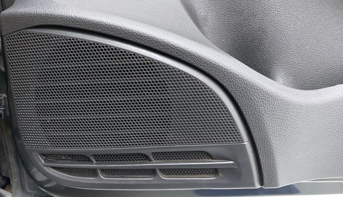 2015 Volkswagen Polo HIGHLINE1.2L PETROL, Petrol, Manual, 28,407 km, Speaker