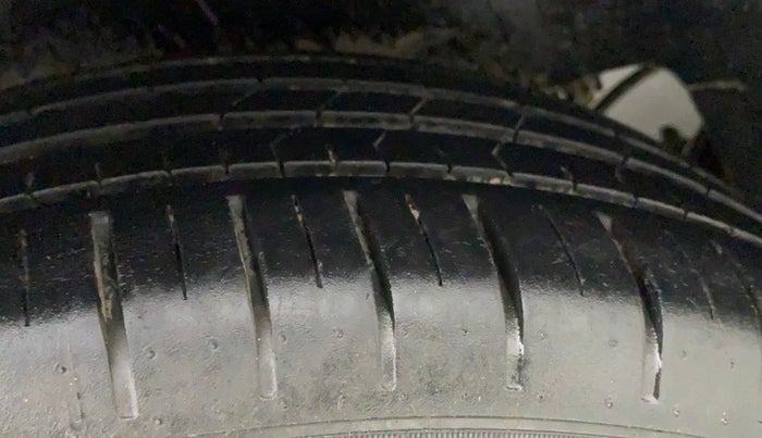 2019 Maruti Ciaz ALPHA DIESEL 1.5, Diesel, Manual, 92,089 km, Right Rear Tyre Tread