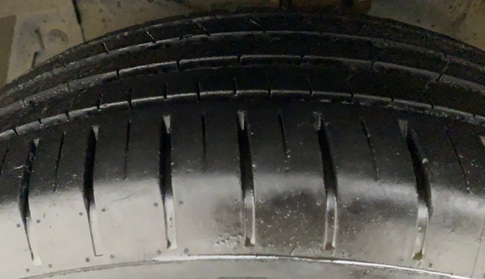 2019 Maruti Ciaz ALPHA DIESEL 1.5, Diesel, Manual, 92,089 km, Left Front Tyre Tread
