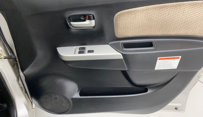 2017 Maruti Wagon R 1.0 LXI CNG, CNG, Manual, 68,380 km, Driver Side Door Panels Control