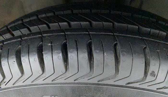 2018 Datsun Redi Go T (O), Petrol, Manual, 91,372 km, Right Front Tyre Tread