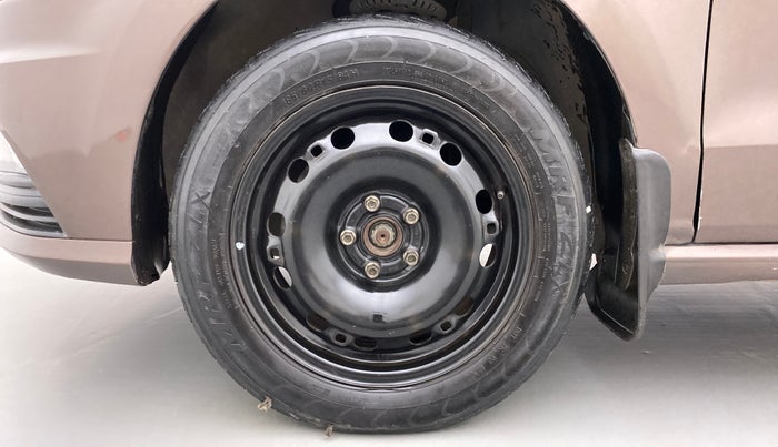2017 Volkswagen Ameo COMFORTLINE 1.2, Petrol, Manual, 95,333 km, Left Front Wheel
