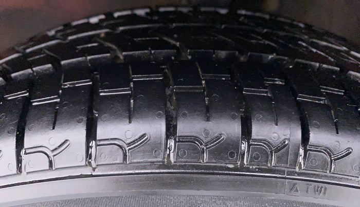 2017 Maruti Alto K10 VXI P, Petrol, Manual, 65,600 km, Left Front Tyre Tread