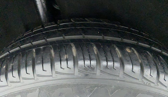 2017 Maruti Vitara Brezza VDI OPT, Diesel, Manual, 35,683 km, Right Rear Tyre Tread