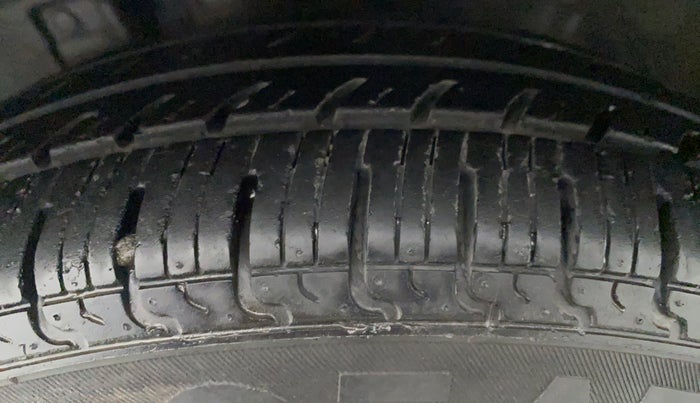 2017 Datsun Redi Go T (O), Petrol, Manual, 12,041 km, Right Rear Tyre Tread