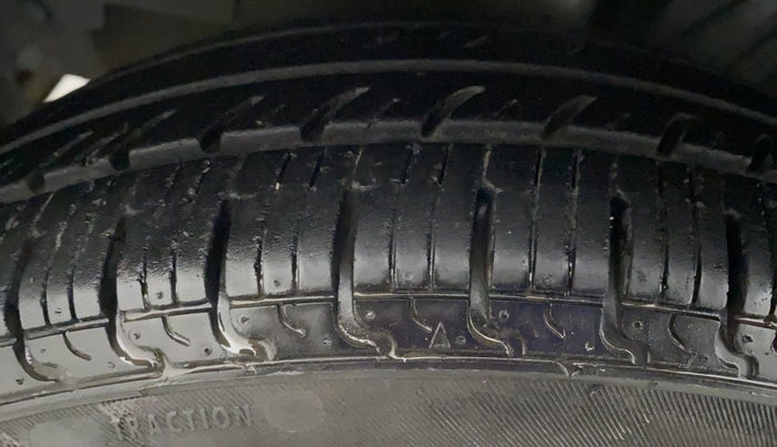 2017 Datsun Redi Go T (O), Petrol, Manual, 12,041 km, Right Front Tyre Tread