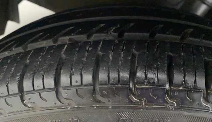 2017 Datsun Redi Go T (O), Petrol, Manual, 12,041 km, Left Rear Tyre Tread