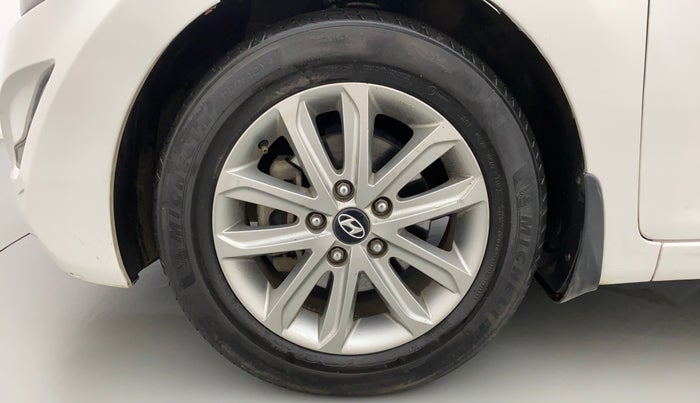 2015 Hyundai New Elantra 1.8 SX AT VTVT, Petrol, Automatic, 1,19,067 km, Left Front Wheel