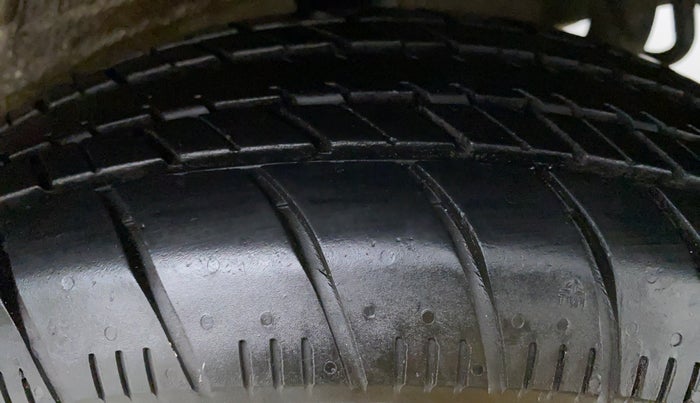 2014 Maruti Celerio VXI AGS, Petrol, Automatic, 30,891 km, Left Front Tyre Tread