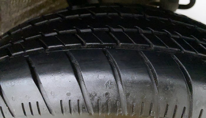 2014 Maruti Celerio VXI AGS, Petrol, Automatic, 30,891 km, Left Rear Tyre Tread