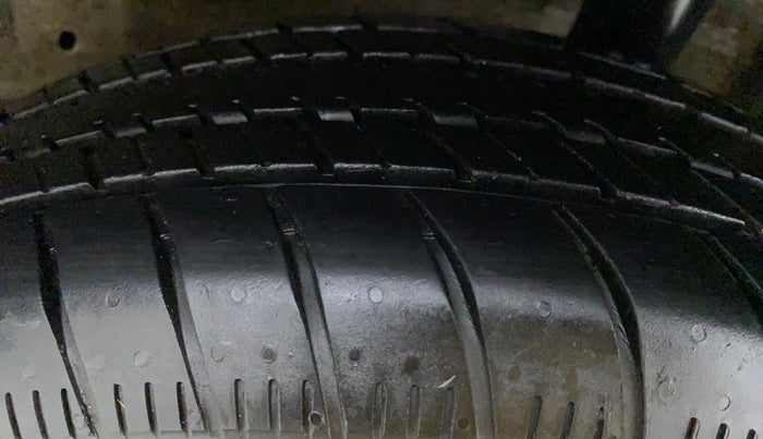 2014 Maruti Celerio VXI AGS, Petrol, Automatic, 30,891 km, Right Front Tyre Tread