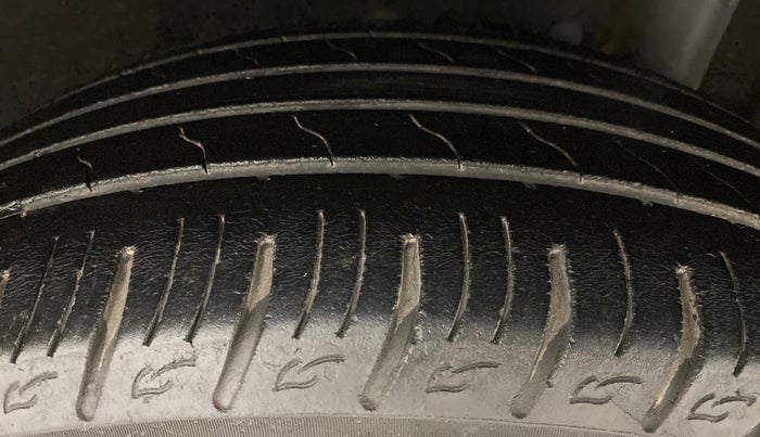 2018 Maruti Vitara Brezza ZDI PLUS, Diesel, Manual, 62,603 km, Left Rear Tyre Tread