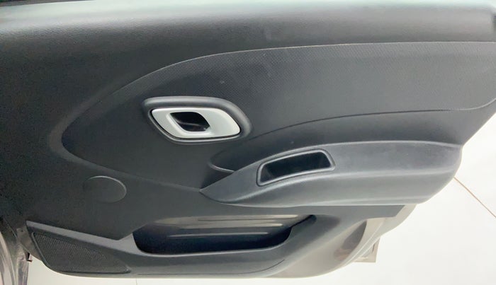 2018 Datsun Redi Go T (O), Petrol, Manual, 28,385 km, Driver Side Door Panels Controls