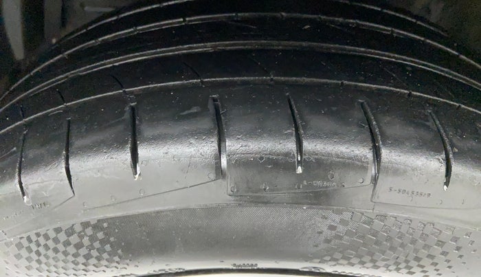 2015 Maruti Swift VDI ABS, Diesel, Manual, 91,690 km, Left Front Tyre Tread