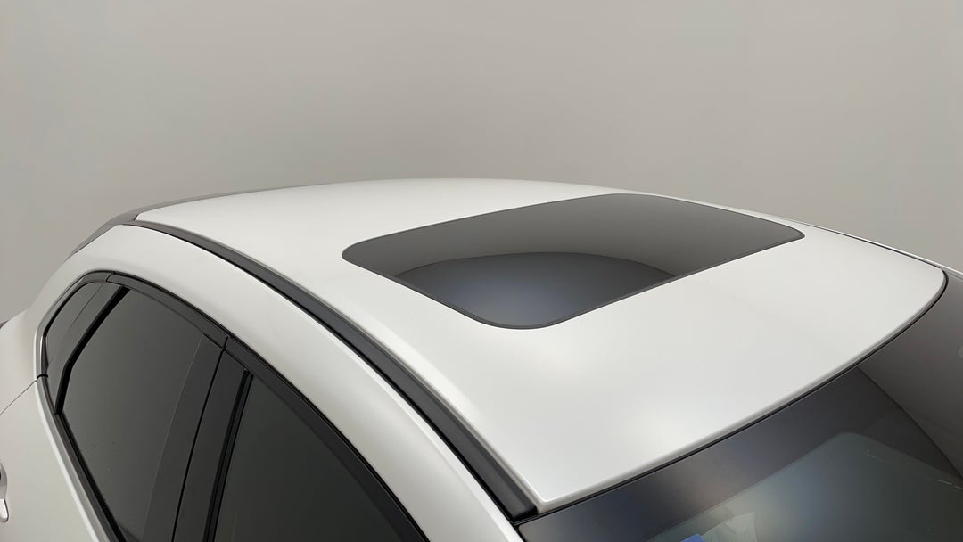 Roof/Sunroof View