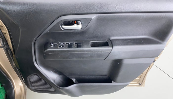 2020 Maruti New Wagon-R VXI 1.0, Petrol, Manual, 55,634 km, Driver Side Door Panels Control