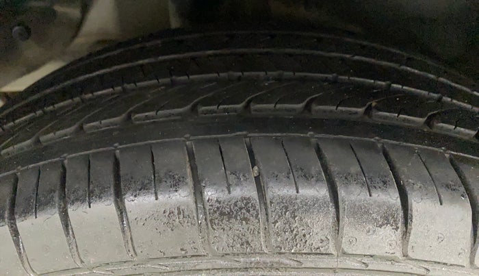 2015 Hyundai Creta S 1.6 PETROL, Petrol, Manual, 28,686 km, Right Rear Tyre Tread
