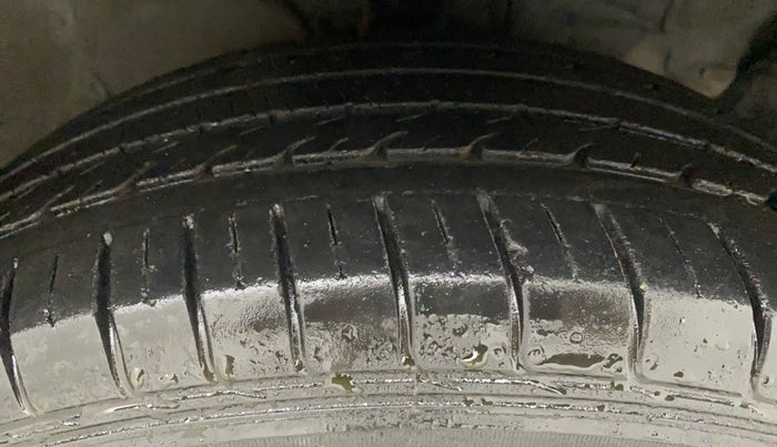 2015 Hyundai Creta S 1.6 PETROL, Petrol, Manual, 28,686 km, Right Front Tyre Tread