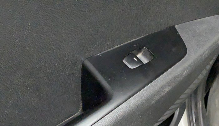 2015 Hyundai Creta S 1.6 PETROL, Petrol, Manual, 28,686 km, Left rear window switch / handle - Switch/handle not functional
