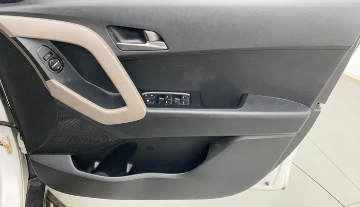 2015 Hyundai Creta S 1.6 PETROL, Petrol, Manual, 28,686 km, Driver Side Door Panels Control