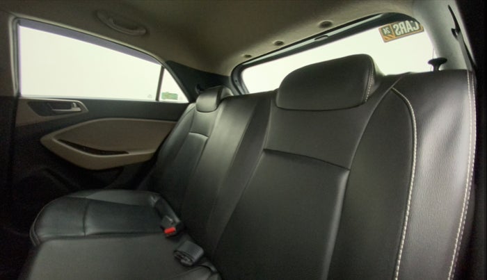 2015 Hyundai Elite i20 MAGNA 1.2, Petrol, Manual, 35,871 km, Right Side Rear Door Cabin