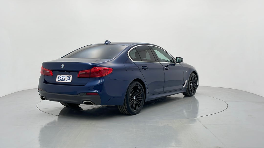 Right Back Diagonal (45- Degree) View