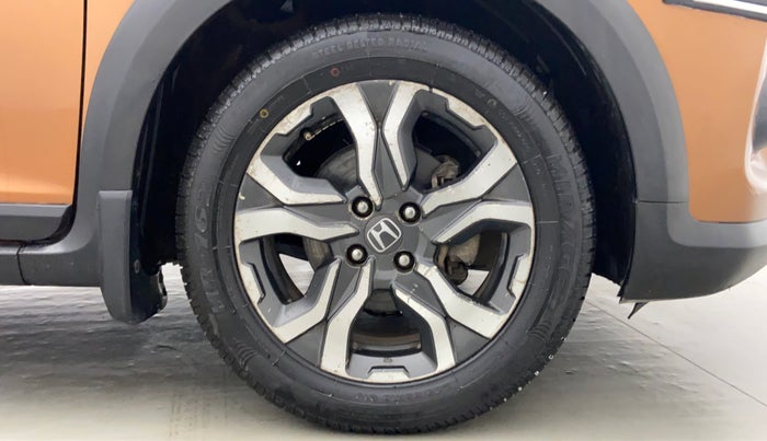 2017 Honda WR-V 1.2 i-VTEC VX MT, Petrol, Manual, 1,00,527 km, Right Front Tyre