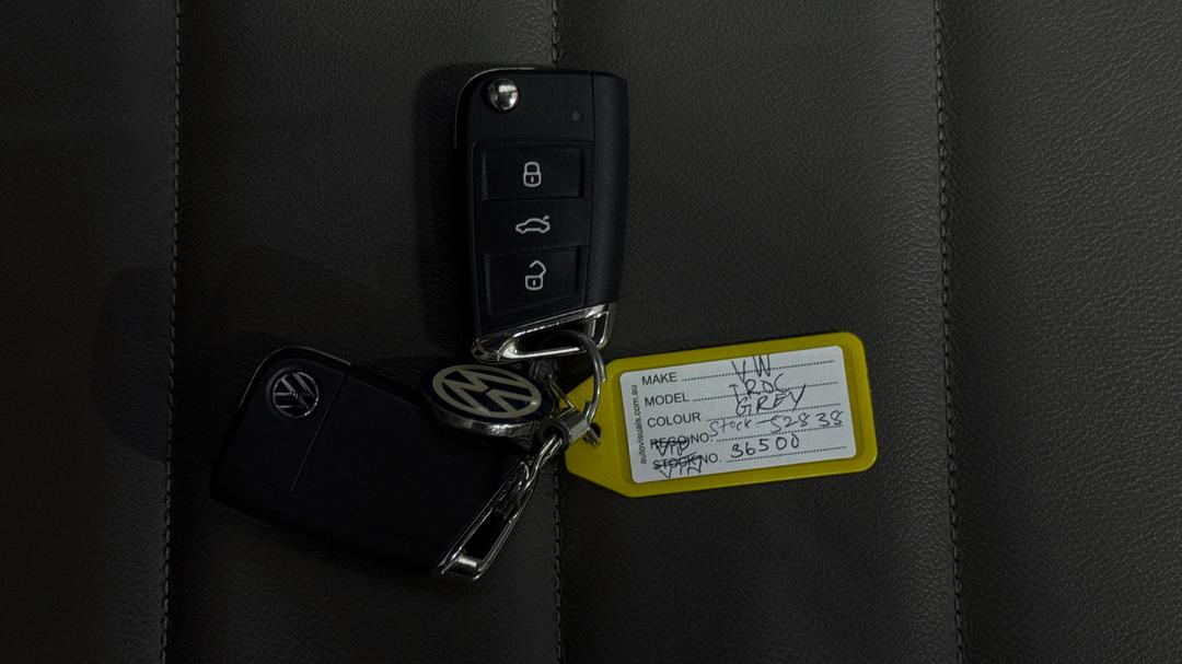 2021 Volkswagen T-roc 140tsi Sport, Automatic, 118322 km, Key Close-up