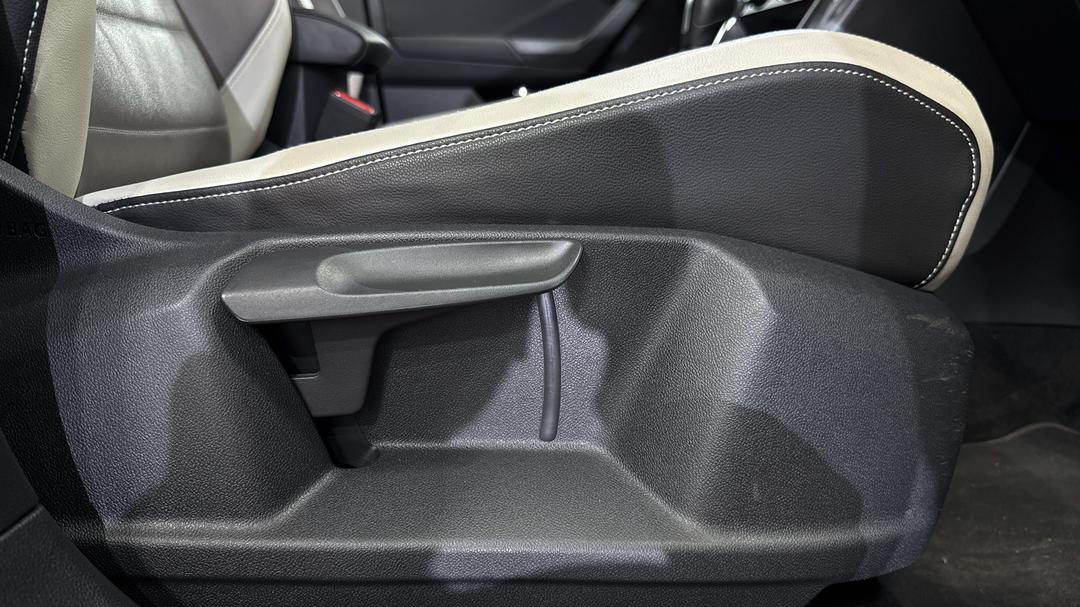 2021 Volkswagen T-roc 140tsi Sport, Automatic, 118322 km, Drivers Side Adjustment Panel