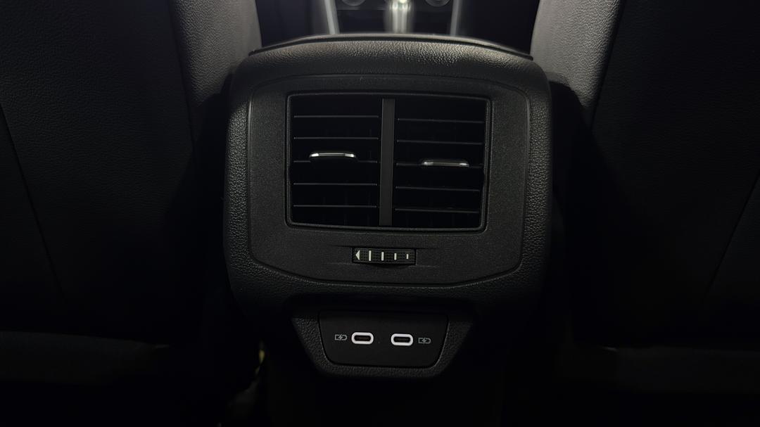 2021 Volkswagen T-roc 140tsi Sport, Automatic, 118322 km, Rear A/C Vent