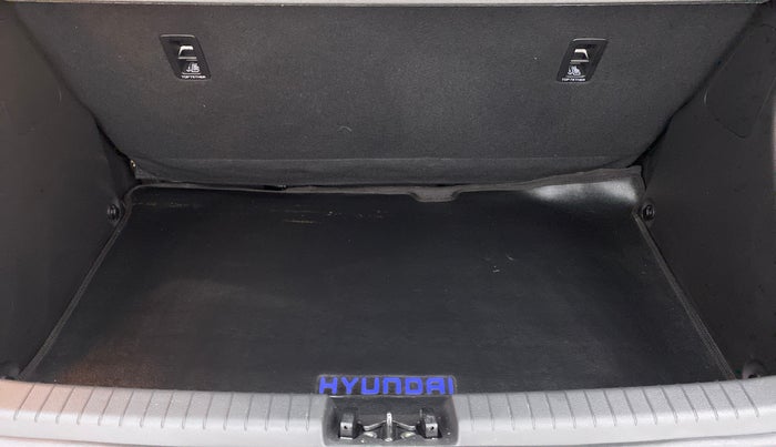 2019 Hyundai Elite i20 1.2  ASTA (O) CVT, Petrol, Automatic, 7,243 km, Boot Inside