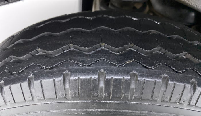2017 Maruti Eeco 5 STR WITH AC PLUSHTR, Petrol, Manual, 21,548 km, Right Rear Tyre Tread