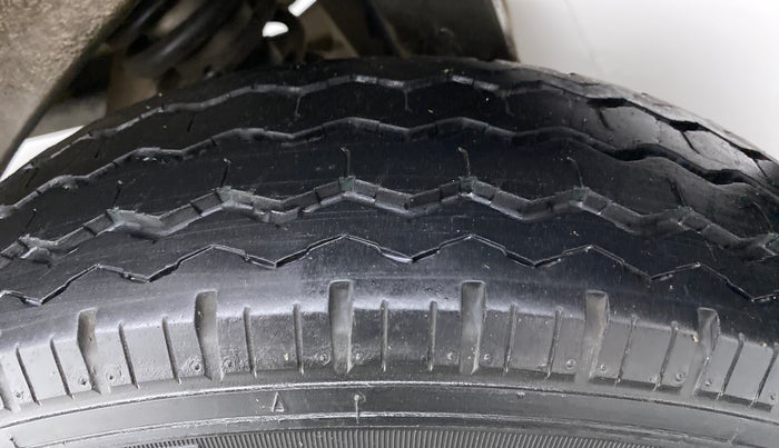 2017 Maruti Eeco 5 STR WITH AC PLUSHTR, Petrol, Manual, 21,548 km, Left Rear Tyre Tread