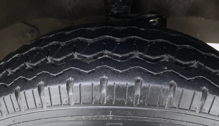 2017 Maruti Eeco 5 STR WITH AC PLUSHTR, Petrol, Manual, 21,548 km, Right Front Tyre Tread