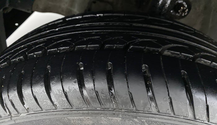2018 Mahindra KUV 100 NXT K2 P 6 STR, Petrol, Manual, 54,575 km, Left Front Tyre Tread