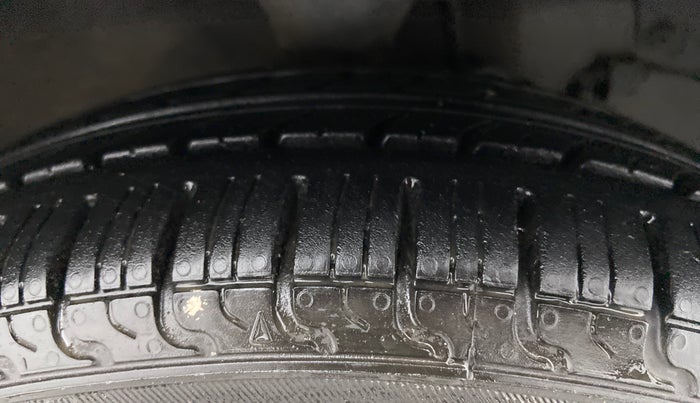 2016 Hyundai Eon MAGNA + 1.0 LITRE KAPPA, Petrol, Manual, 54,615 km, Right Front Tyre Tread