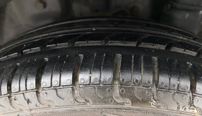 2016 Hyundai Eon MAGNA + 1.0 LITRE KAPPA, Petrol, Manual, 54,615 km, Left Rear Tyre Tread