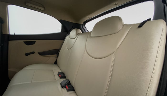 2016 Hyundai Eon MAGNA + 1.0 LITRE KAPPA, Petrol, Manual, 54,615 km, Right Side Rear Door Cabin