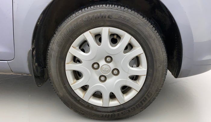 2012 Hyundai i20 MAGNA (O) 1.2, Petrol, Manual, 50,213 km, Right Front Wheel