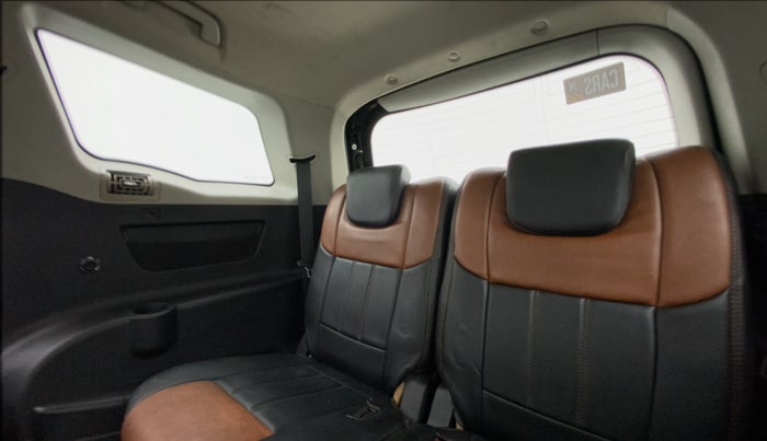 2018 Mahindra XUV500 W7, Diesel, Manual, 90,493 km, Third Seat Row ( optional )