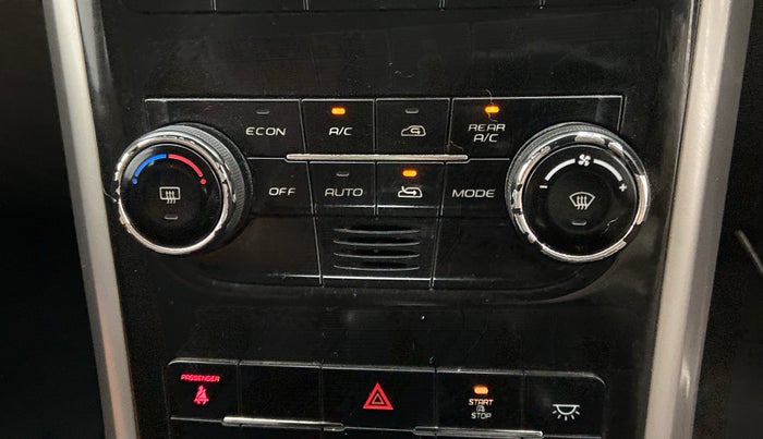 2018 Mahindra XUV500 W7, Diesel, Manual, 90,493 km, AC Unit - Car heater not working