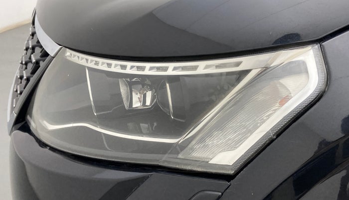2018 Mahindra XUV500 W7, Diesel, Manual, 90,493 km, Left headlight - Faded