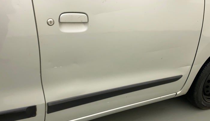 2010 Maruti Wagon R 1.0 VXI, Petrol, Manual, 84,625 km, Driver-side door - Minor scratches