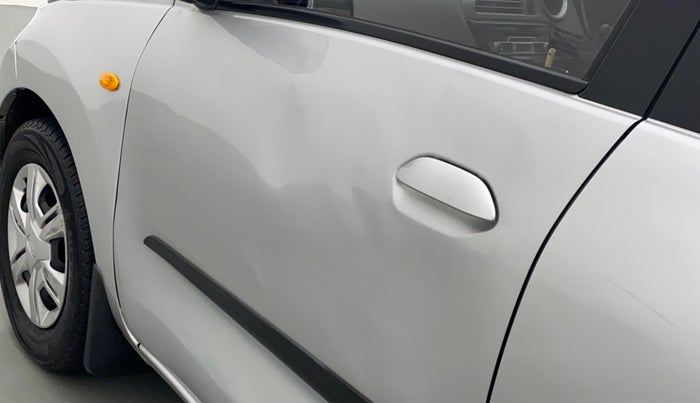 2016 Datsun Redi Go T (O), Petrol, Manual, 7,352 km, Front passenger door - Slightly dented
