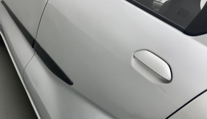 2016 Datsun Redi Go T (O), Petrol, Manual, 7,352 km, Rear left door - Minor scratches