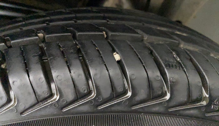 2016 Datsun Redi Go T (O), Petrol, Manual, 7,352 km, Left Rear Tyre Tread